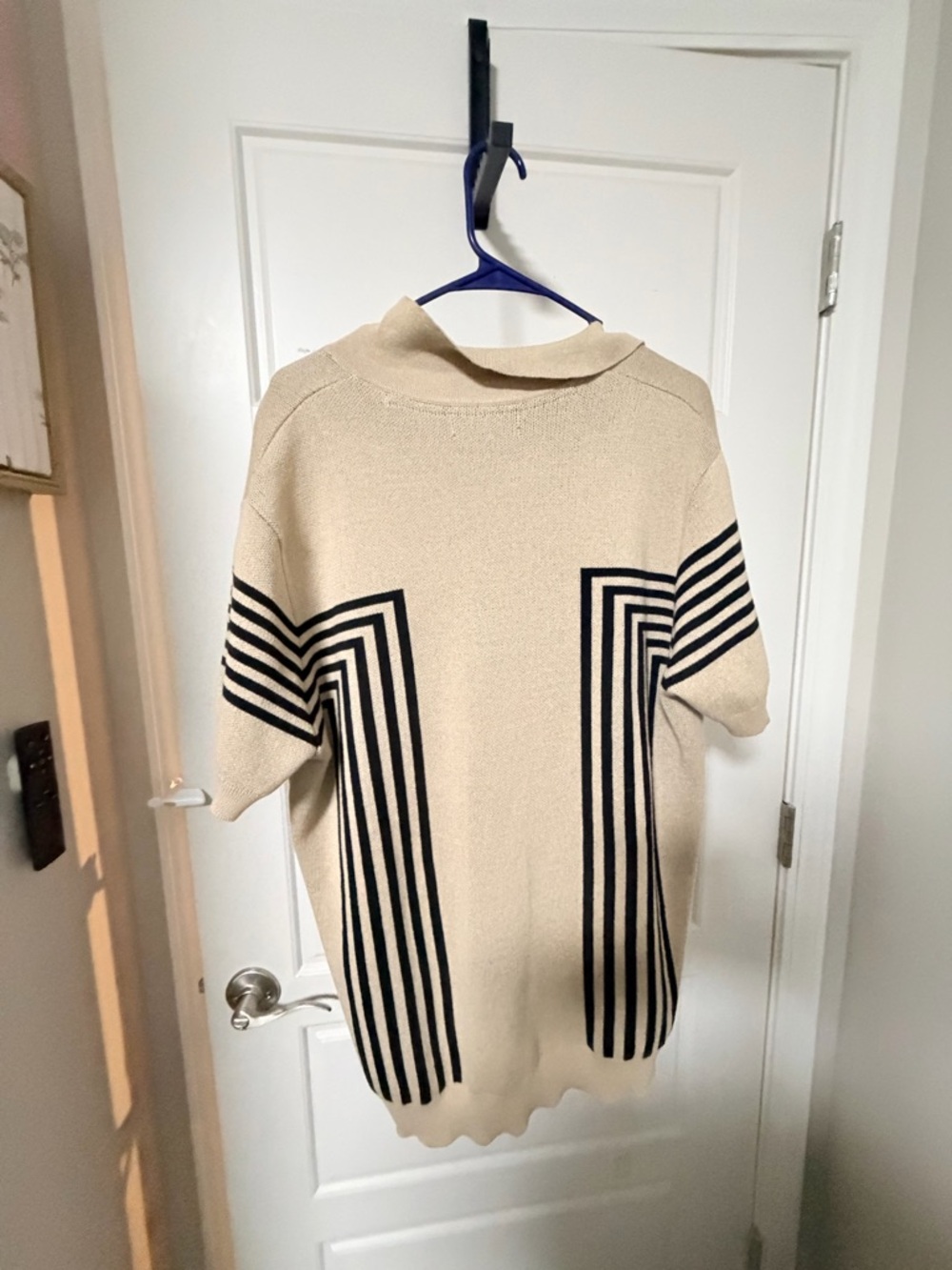 Forever 21 Cream V-Neck Short-Sleeve Sweater with Black Geometric Stripes - Picture 5 of 5
